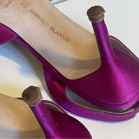 MANOLO BLAHNIK HANGISI SLINGBACKS sz 38 Dark Fuchsia Auth. Dustbags Included! - Picture 8 of 15